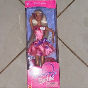 Mattel Valentine 1997  Barbie in Pink Heart Dress In Box